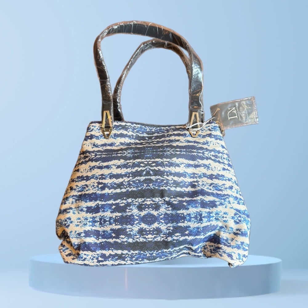 NWT Danielle Nicole Tarah Tote Bag with Side Zipper Expansion